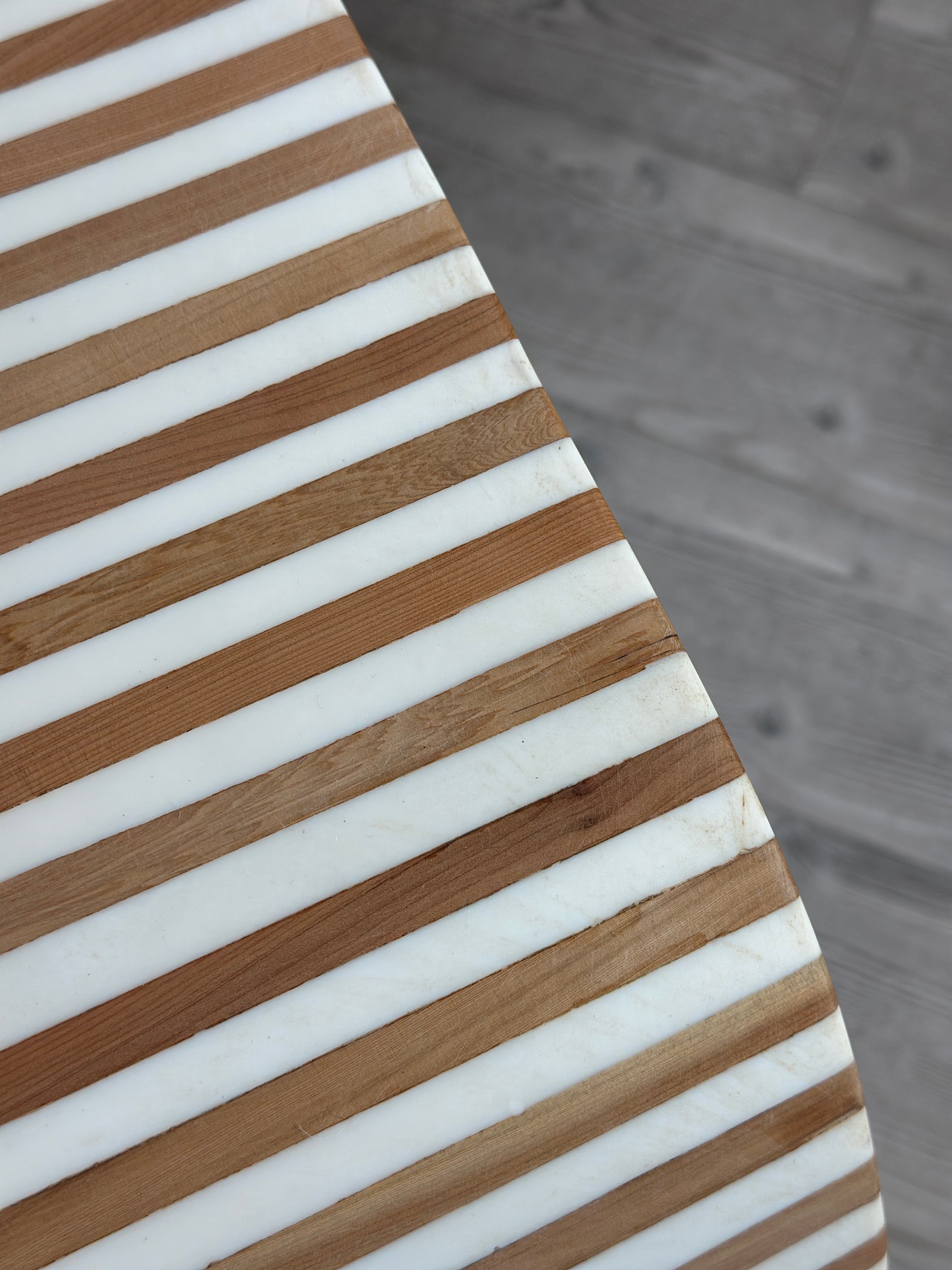 Valnøtt og resin konsollbord