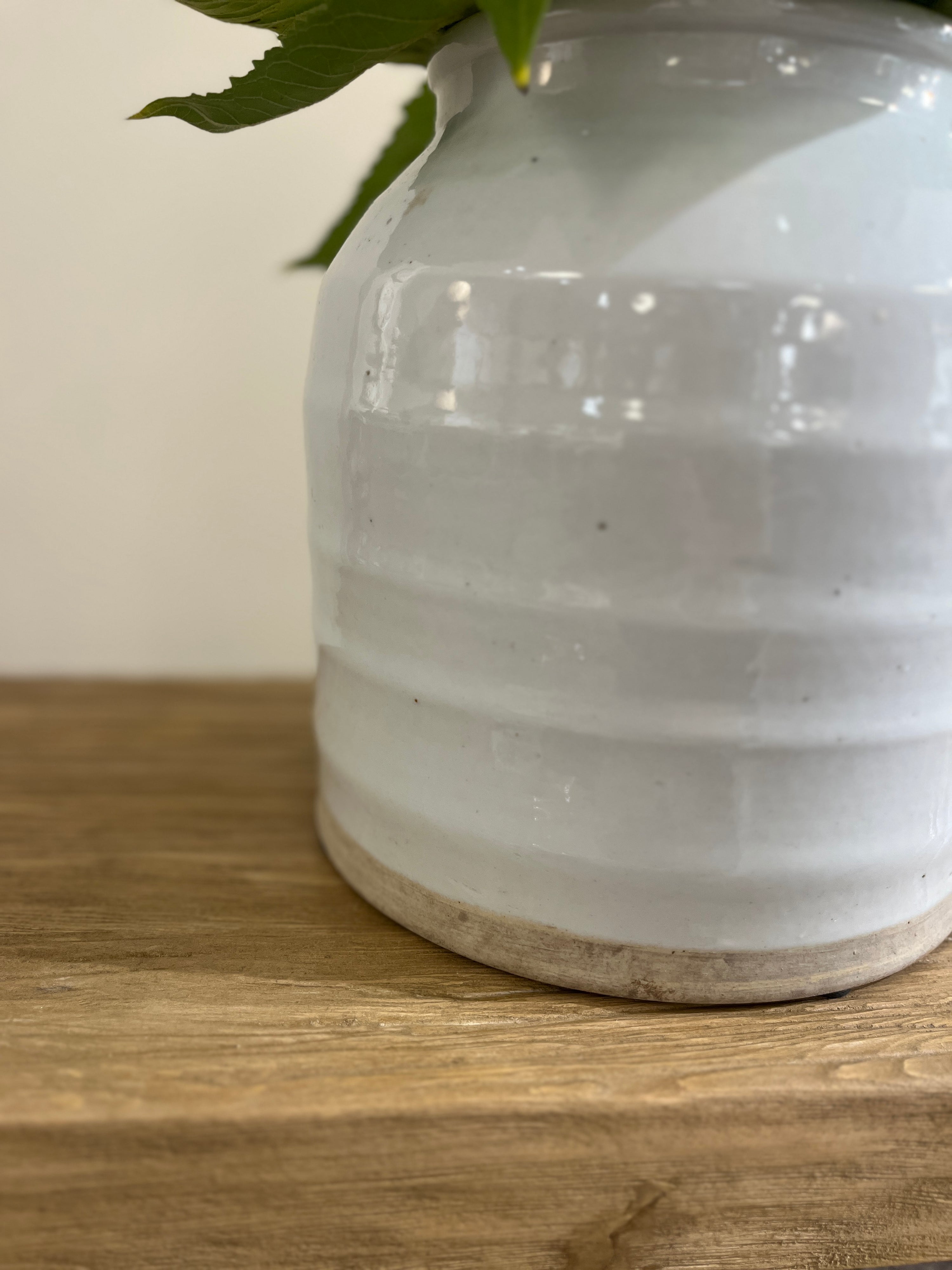Vase - Rustikk Hvit med natur farget bunn
