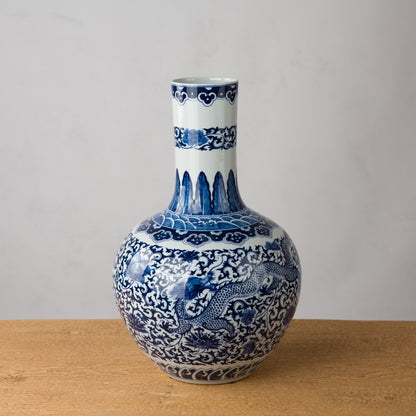 Chinoiserie vase